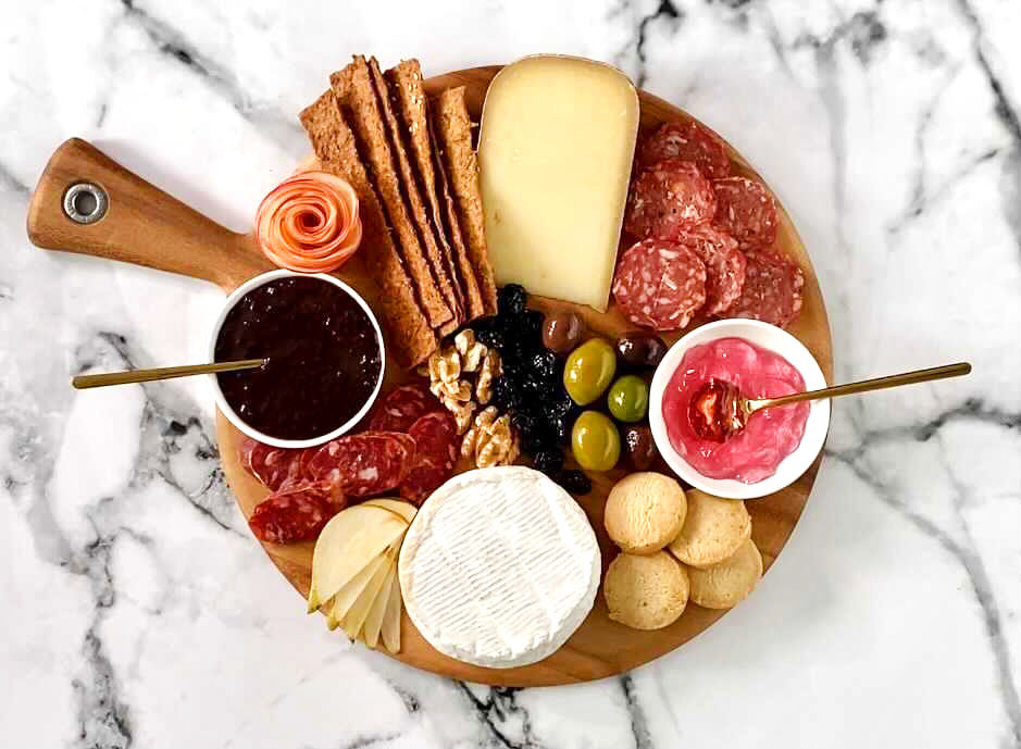 How to Assemble Your Charcuterie & Cheese Board 3